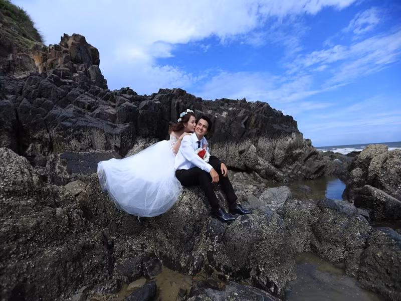 Thanh Trúc kém Cao Minh Đạt 8 tuổi và không hoạt động nghệ thuật.