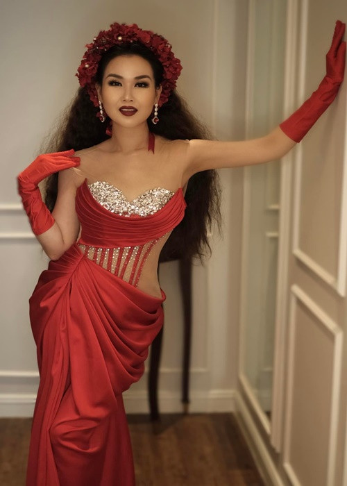 Võ Hạ Trâm đi hát trở lại sau thời gian ở cữ.