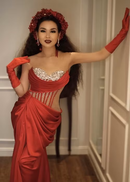 Võ Hạ Trâm đi hát trở lại sau thời gian ở cữ.