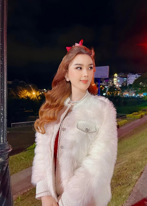 Lâm Khánh Chi ủng hộ việc kinh doanh của chồng cũ.