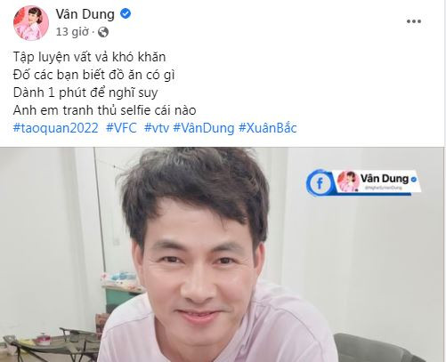 Trên fanpage, Vân Dung vừa đăng tải hình ảnh bên Xuân Bắc. Đi kèm với đó, cô viết: "Tập luyện vất vả khó khăn. Đố các bạn biết đồ ăn có gì. Dành 1 phút để nghĩ suy. Anh em tranh thủ selfie cái nào". Đồng thời, Vân Dung gắn các hashtag: " Táo Quân 2022", "VFC", "VTV", "Vân Dung", "Xuân Bắc". Ảnh chụp màn hình