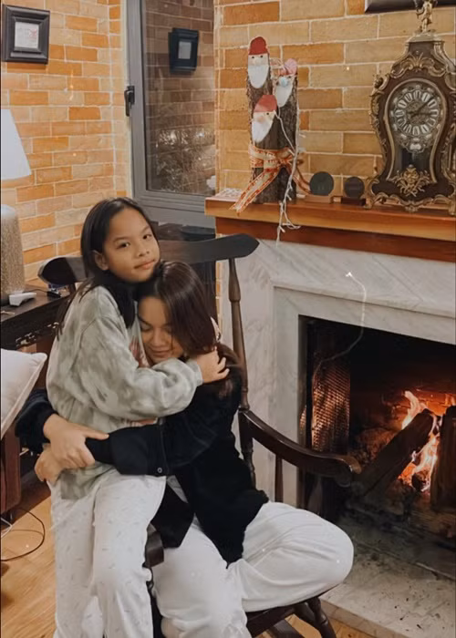 Con gái đầu lòng của Phạm Quỳnh Anh lớn phổng phao.