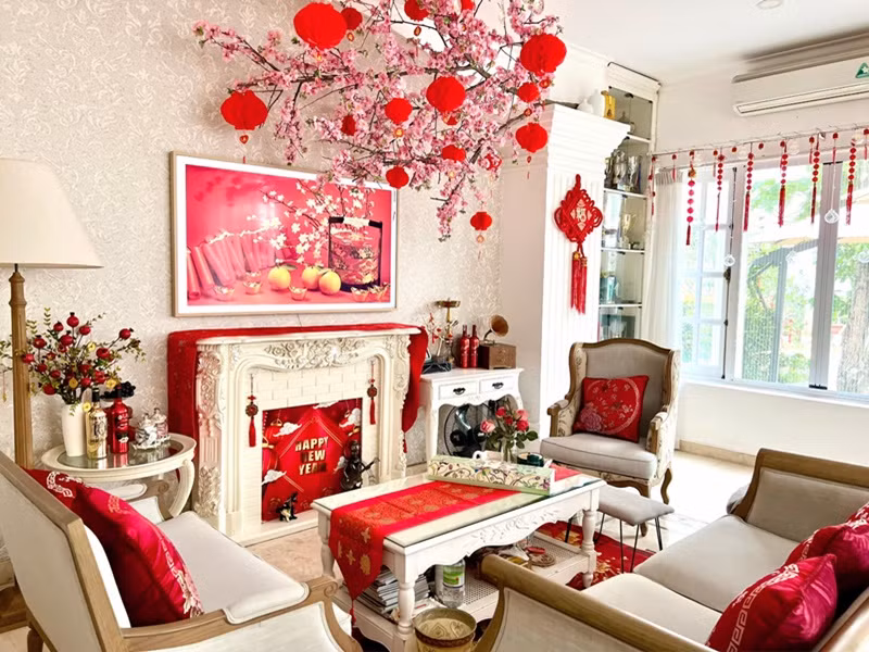 Thúy Hạnh chia sẻ, năm nay, gia đình cô không ăn Tết ở nhà nhưng cô vẫn trang trí nhà cửa.