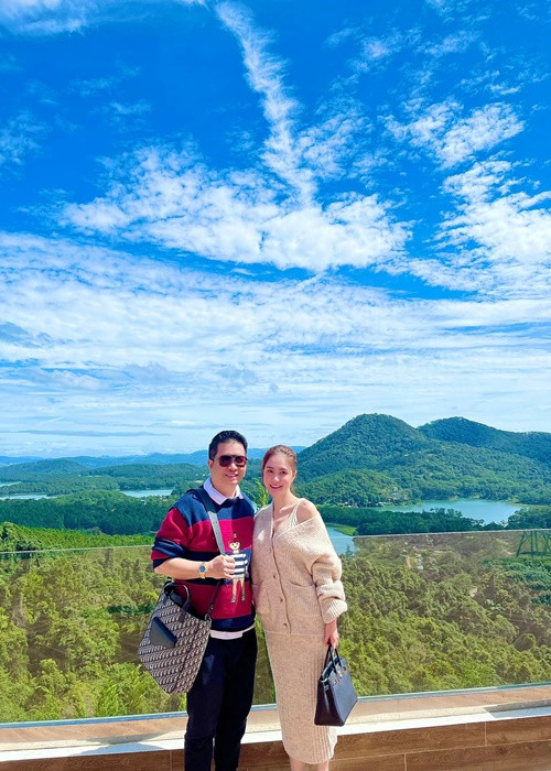 Ông xã của Di Băng tiết lộ, hai vợ chồng lập hợp đồng hôn nhân với điều khoản cam kết ai ngoại tình sẽ phải ra đi tay trắng.