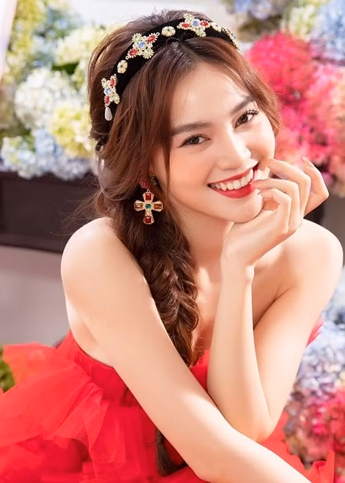 Dù có vóc dáng thon gọn, Ninh Dương Lan Ngọc vẫn giảm cân vì yêu cầu ngoại hình của vai diễn.