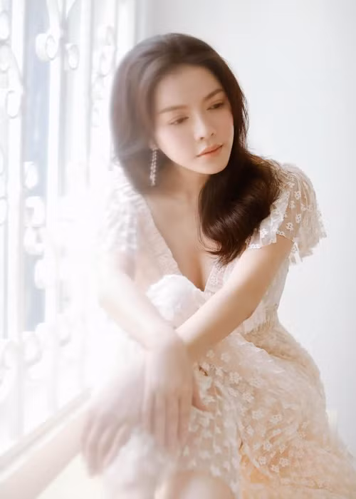 Trước nghi vấn tình cảm với Lý Nhã Kỳ, Minh Tiệp cho biết, sau bộ phim, cả hai làm bạn tốt. Anh coi mối quan hệ đã qua như "chuyện của thời hơn sinh viên một tí”. Ảnh: FB Lý Nhã Kỳ