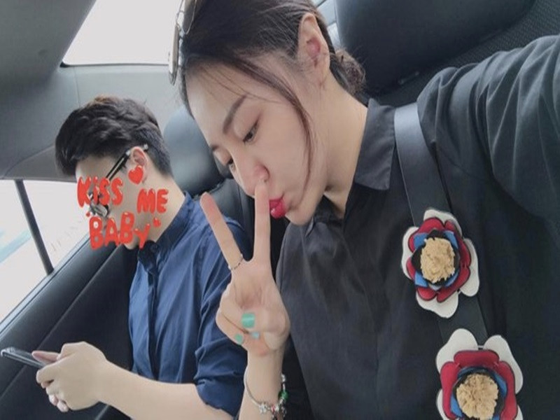 2 năm sau nghi vấn hẹn hò Rocker Nguyễn, năm 2016, Văn Mai Hương công khai hẹn hò Gia Lộc. Hơn 1 năm sau, cặp đôi chia tay. Năm 2018, Gia Lộc kết hôn cùng Á hậu Tú Anh. Ảnh: Zing