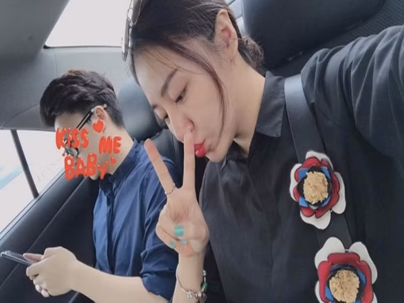 2 năm sau nghi vấn hẹn hò Rocker Nguyễn, năm 2016, Văn Mai Hương công khai hẹn hò Gia Lộc. Hơn 1 năm sau, cặp đôi chia tay. Năm 2018, Gia Lộc kết hôn cùng Á hậu Tú Anh. Ảnh: Zing