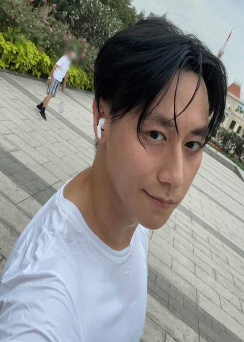 Sau tin đồn tình cảm với Văn Mai Hương, năm 2019, Rocker Nguyễn hẹn hò bạn gái hot girl. Cách đây không lâu, nam ca sĩ xác nhận đã chia tay người yêu. Ảnh: FB Rocker Nguyễn