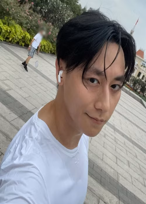 Sau tin đồn tình cảm với Văn Mai Hương, năm 2019, Rocker Nguyễn hẹn hò bạn gái hot girl. Cách đây không lâu, nam ca sĩ xác nhận đã chia tay người yêu. Ảnh: FB Rocker Nguyễn