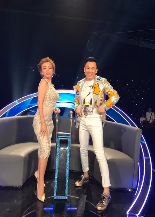 Với lối diễn hài tự nhiên, tưng tửng, cô được mời tham gia nhiều gameshow hài.