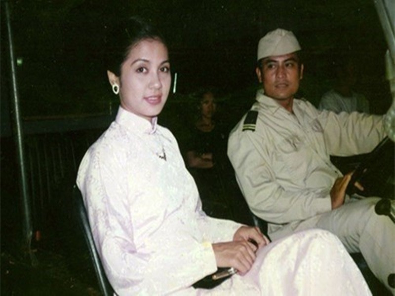 Bạch Cúc trở thành vai diễn để đời của Việt Trinh. “Đây không chỉ là niềm hạnh phúc của diễn viên mà còn cả với đạo diễn vì đã chọn đúng người vào nhân vật”, đạo diễn Lê Cung Bắc từng chia sẻ. Ảnh: Dân Trí