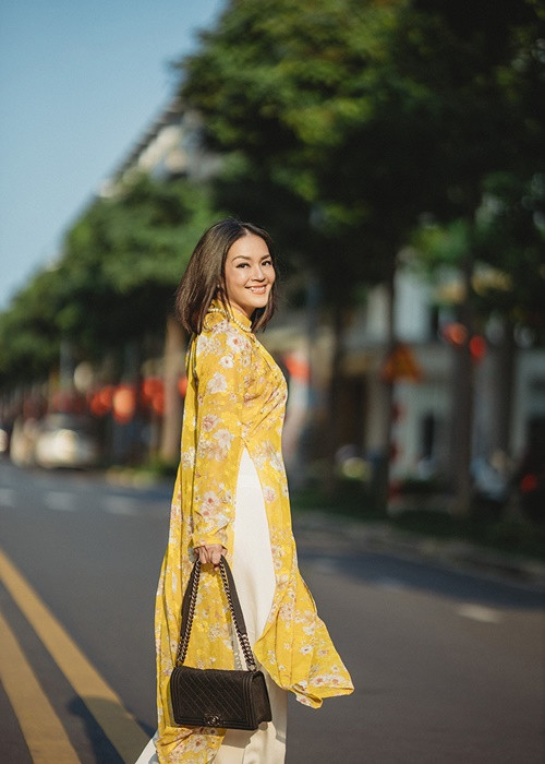 Sau cuộc thi nhan sắc, Thanh Uyên trở thành một người mẫu nổi tiếng của làng mẫu Việt.