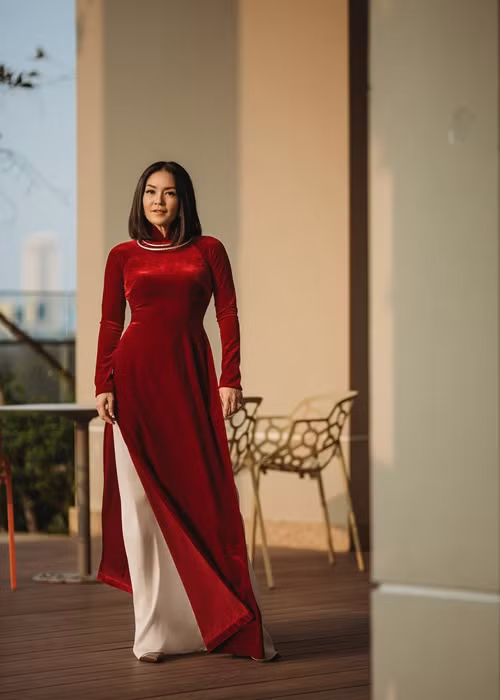 Năm 2019, “mỹ nhân ảnh lịch” trở về Việt Nam cùng chồng.