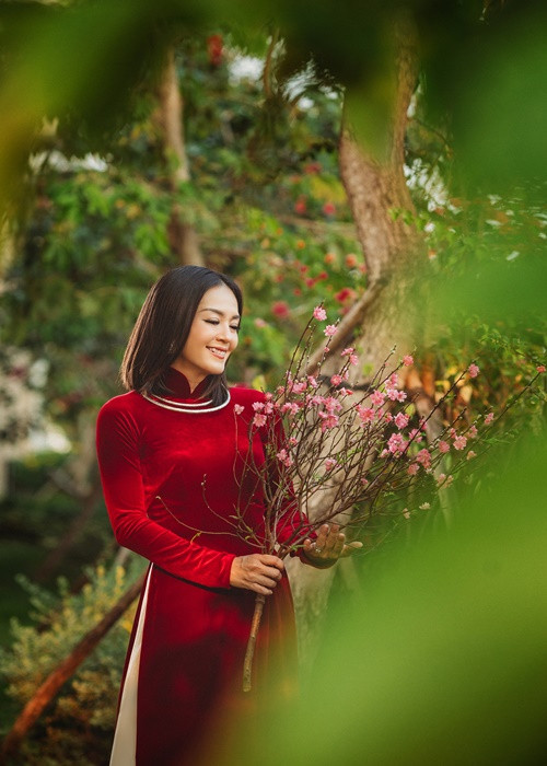 Cựu thành viên Tứ ca ngẫu nhiên chia sẻ, cô có niềm đam mê với áo dài truyền thống nên cứ mỗi lần đến Tết là phải may vài bộ.