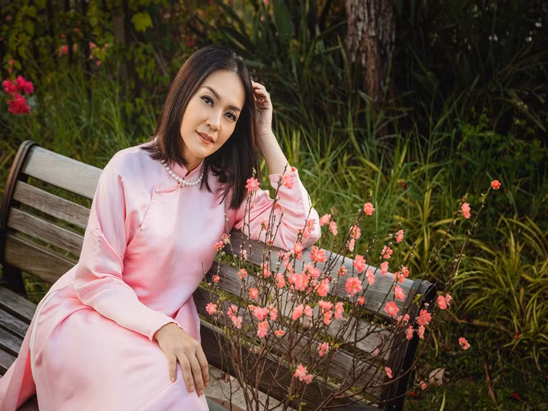 Ánh hào quang sân khấu không đủ sức giữ Thanh Uyên ở lại Việt Nam.