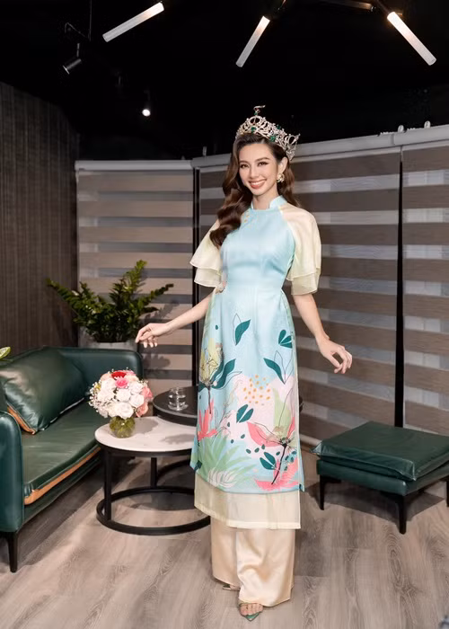 Thùy Tiên cũng là những mỹ nhân Việt diện áo dài ngày Tết.