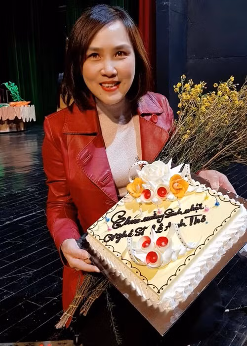 Nữ diễn viên cho biết, khi sản xuất chương trình liên lạc, cô không dám nhận lời bởi sợ làm không tốt sẽ cảm thấy ngượng với chính bản thân mình. Ảnh: FBNV