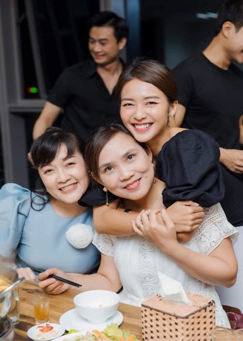 Vân Dung và Anh Thơ có mối quan hệ khá thân thiết. Ảnh: FBNV