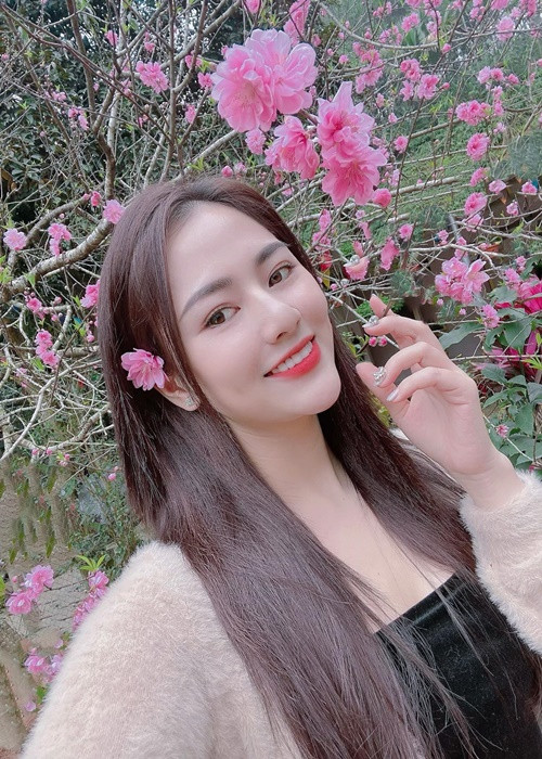 Ngoài đời, nữ diễn viên là người nhút nhát, ít nói. Ảnh: FB Việt Hoa