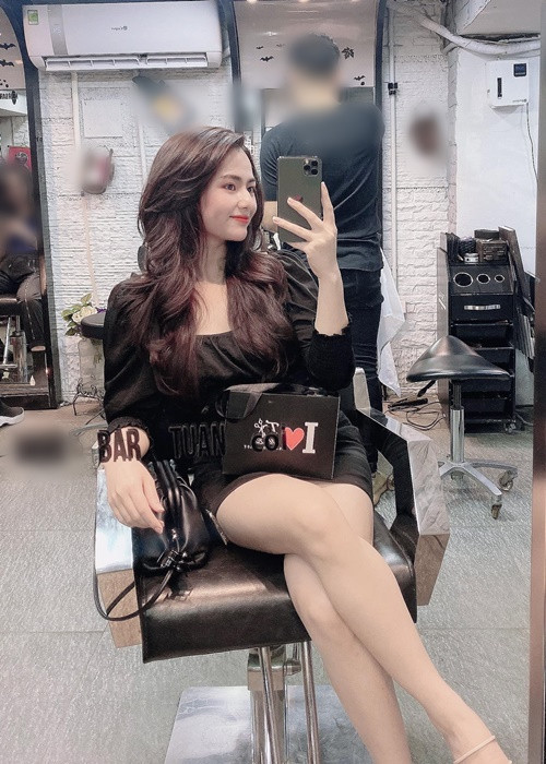 Trên sân khấu, cô lại thường được chọn vào vai đào thương. Ảnh: FB Việt Hoa