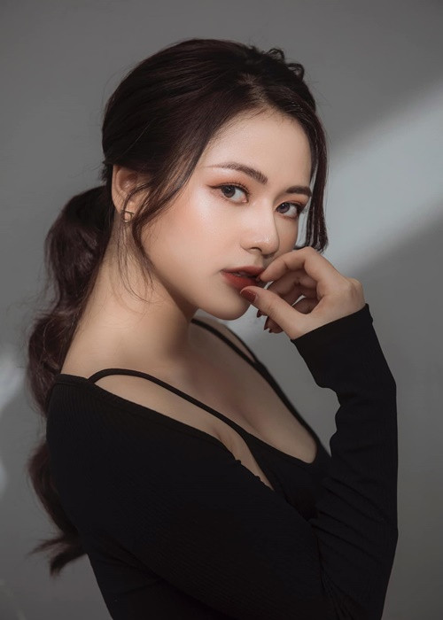 Ngoài vẻ xinh đẹp, Việt Hoa còn gây ấn tượng bởi lối diễn xuất tự nhiên. Ảnh: FB Việt Hoa