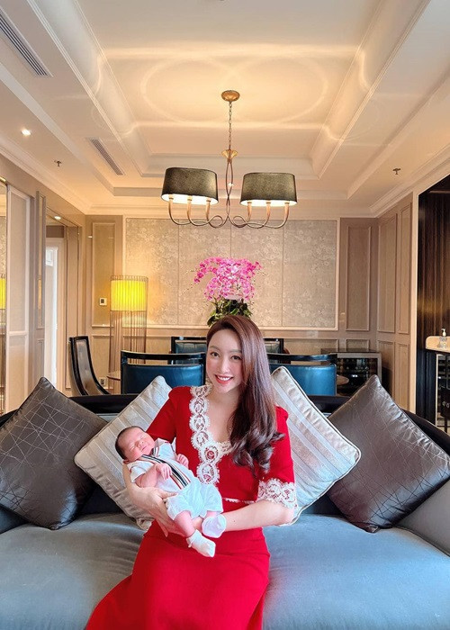 Bé Gia Khang có nhiều biểu cảm đáng yêu.