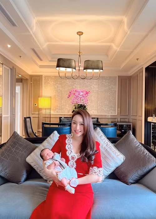 Bé Gia Khang có nhiều biểu cảm đáng yêu.