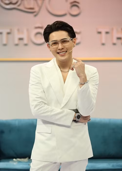 Sợ bị hiểu lầm từ chối Nam Thư, Võ Đăng Khoa phân trần: “Không phải em chối từ hay gì hết, bởi vì mình đâu có tư cách đâu mà làm vậy. Nhưng với những người cá tính như Thư với em đã là một vấn đề rồi. Khi làm chung đã khác nhau về tư duy rồi mà còn yêu nhau nữa thì mọi người tưởng tượng xem sẽ thế nào". Ảnh: PLO