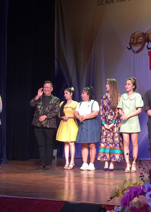 Năm 2017, lãnh đạo Sở Văn hóa - Thể thao TPHCM đưa ra khuyến cáo Minh Béo không nên trở lại showbiz để tránh làm xấu môi trường nghệ thuật. Tuy nhiên, Minh Béo vẫn tham gia biểu diễn.