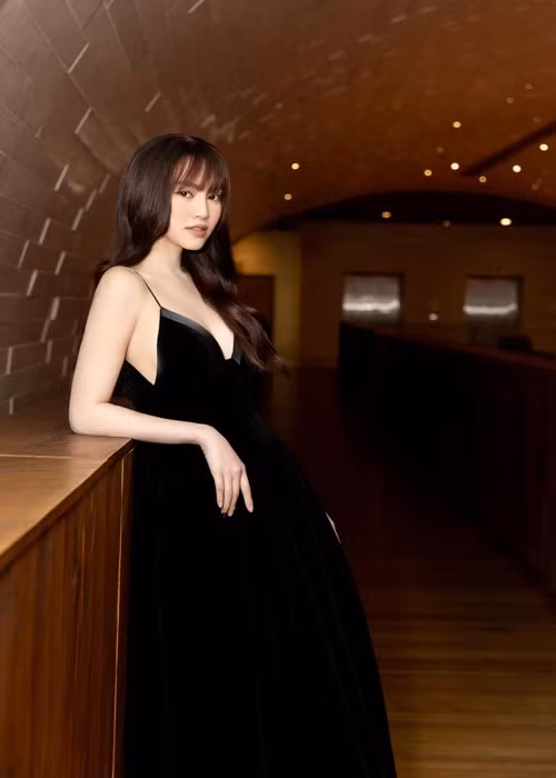 Nữ diễn viên hứa với người hâm mộ sẽ không ăn nhiều nữa. Ảnh: FBNV