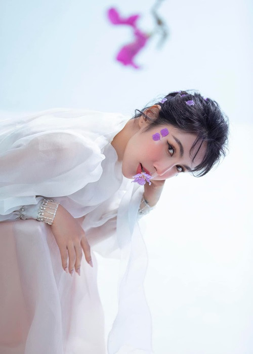 Cụ thể, cơ quan Cảnh sát điều tra đã có quyết định không khởi tố vụ án hình sự đối với các tin báo, tố giác bà Trần Thị Thủy Tiên (ca sĩ Thủy Tiên), ông Huỳnh Minh Hưng (ca sĩ Đàm Vĩnh Hưng), Huỳnh Trấn Thành (nghệ Trấn Thành), Bùi Đại Nghĩa (MC Đại Nghĩa) thiếu minh bạch trong việc vận động và sử dụng tiền từ thiện đợt mưa lũ miền Trung năm 2020.