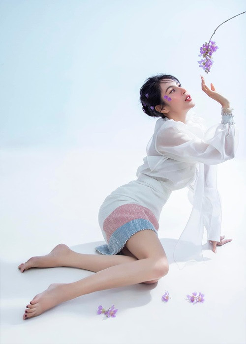 Là người luôn bênh vực Thủy Tiên giữa ồn ào, Công Vinh chưa có động thái gây chú ý trên mạng xã hội.