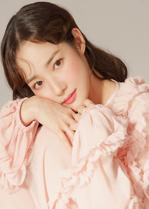 Cô chinh phục khán giả màn ảnh bằng lối diễn xuất tự nhiên, sống động.