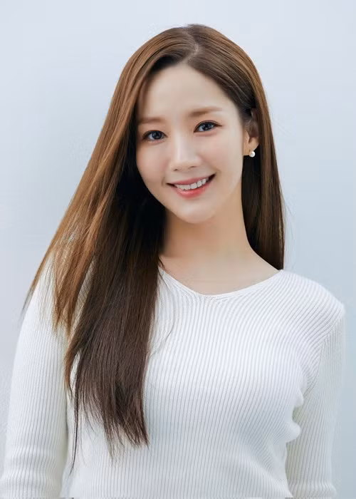Người hâm mộ đón đợi những tác phẩm chất lượng của Park Min Young trong năm 2022.