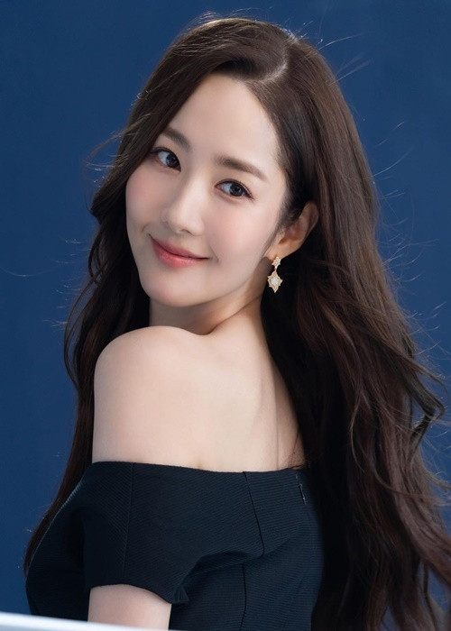 Ít ai có thể chê nhan sắc của Park Min Young bởi cô xinh đẹp ở mọi góc nhìn.