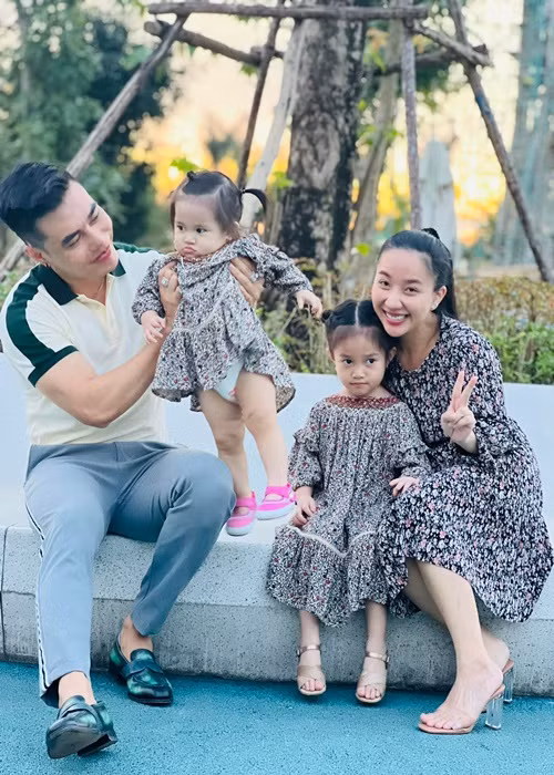 Vợ chồng Bảo Lâm có hai con gái chung: bé Bảo Nhi (sinh năm 2018) và bé Bảo Ngọc (sinh năm 2020). Hiện tại, Quỳnh Quỳnh mang bầu lần 3. Cô dự định đặt tên con gái là Bảo My.