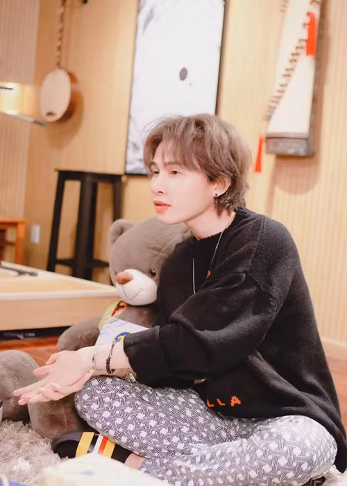 Sau chia sẻ của T.V, Thiên An lên tiếng. Cô xác nhận có con với Jack, tố nam ca sĩ lăng nhăng, bỏ bê con. Ảnh: FBNV