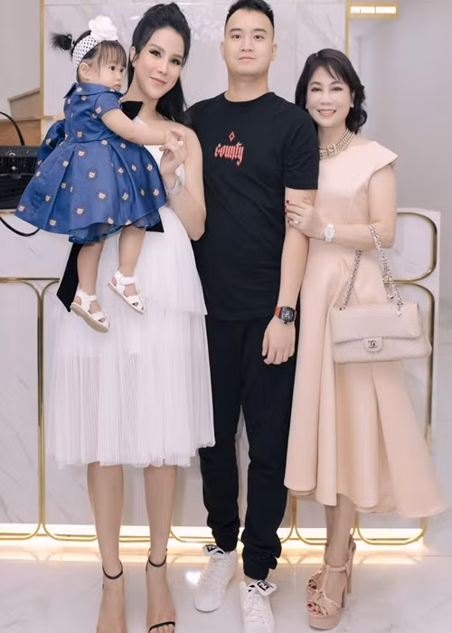 Đức Phạm không lên tiếng sau khi Diệp Lâm Anh thông báo việc ly thân.