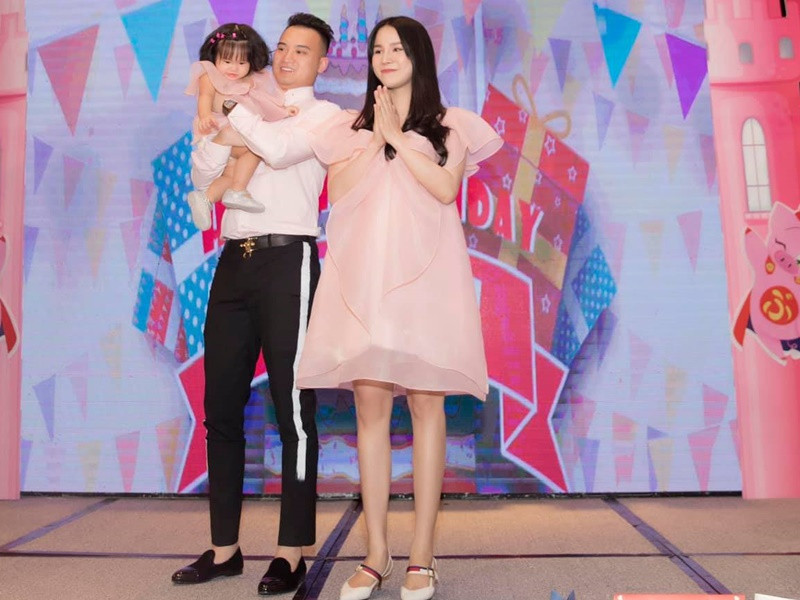 Diệp Lâm Anh cố gắng hàn gắn hôn nhân với Đức Phạm vì còn yêu chồng, nghĩ rằng anh sẽ thay đổi sau nhiều việc. Tuy nhiên, nữ người mẫu không thể cứu vãn được cuộc hôn nhân.