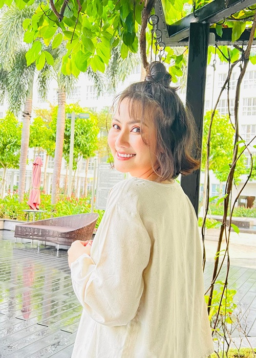 Hồi tháng 11/2021, Ngọc Lan chia sẻ cô vẫn độc thân vì quá bận rộn.