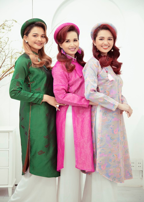 Sau gần 30 năm kết hôn, Hoa hậu Diệu Hoa vẫn đẹp mặn mà.