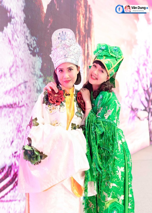 Ngoài Thái Dương, diễn viên Anh Thơ (trái) cũng là nhân tố mới của Táo Quân 2022. Cô từng đóng "11 tháng 5 ngày", “Nhà trọ Balanha”, “Cả một đời ân oán”.