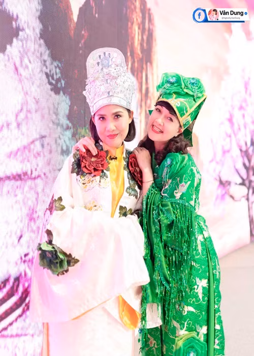 Ngoài Thái Dương, diễn viên Anh Thơ (trái) cũng là nhân tố mới của Táo Quân 2022. Cô từng đóng "11 tháng 5 ngày", “Nhà trọ Balanha”, “Cả một đời ân oán”.