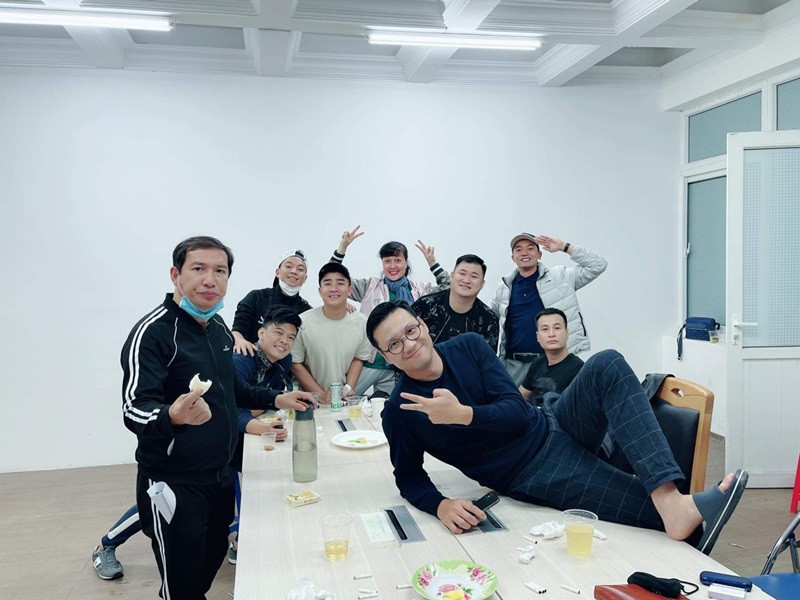 “Vì dàn Táo trẻ hiện nay của Táo Quân gần như đều đi lên từ những vai rất nhỏ trong chương trình này. Tôi hy vọng mình đã thể hiện tốt để sẽ nhận được sự tin tưởng vào những năm tiếp theo, tham gia những vai lớn hơn”, Thái Dương chia sẻ trên Giadinhnet.