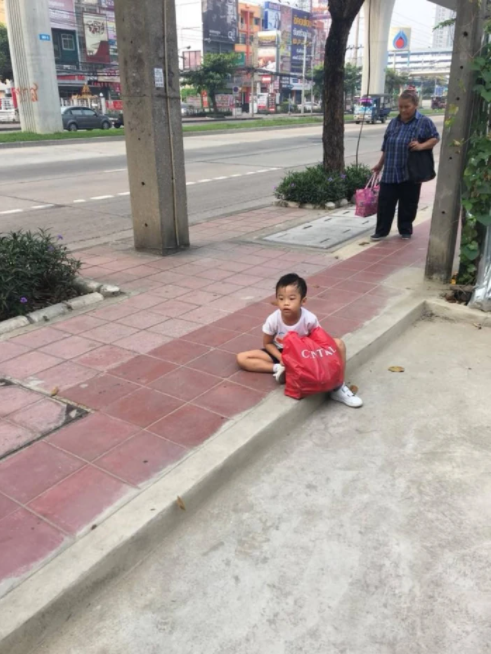 Con qua luoi hoc, cap vo chong nghi cach day do... cong dong mang than phuc-Hinh-2