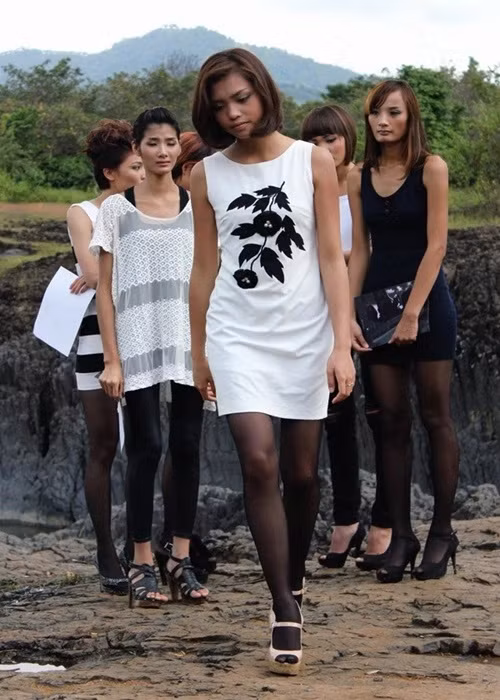 Hoàng Thùy, Lê Thúy cũng tiếc thương Nguyễn Tuyết. "Thương và nhớ mày nhiều! Đây là lần cuối tao được nói chuyện với mày, mới đây thôi mà sao vội quá. Yên nghỉ và bình an mày nhé", Hoàng Thùy chia sẻ. Ảnh: VTC