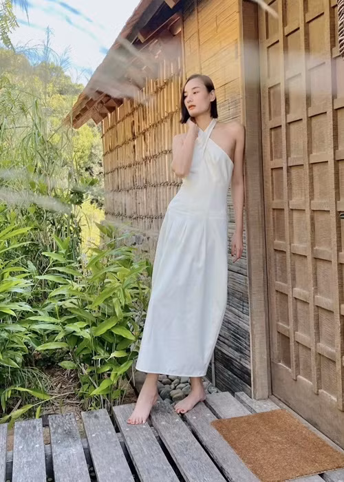 Động thái đáp trả của Lê Thúy nhận được sự ủng hộ của nhiều đồng nghiệp và khán giả. “Sang vậy thôi muốn gì nữa", diễn viên Tú Vi bình luận. "Đẹp quá nè", Hoa hậu Hà Kiều Anh viết.