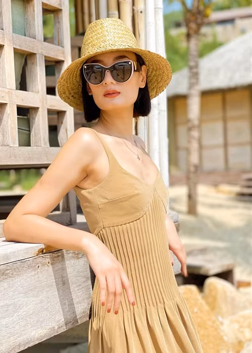 Có những khán giả chê Lê Thúy gầy trơ xương, cho rằng Đỗ An điển trai như vậy cưới cô chỉ để che giấu giới tính.