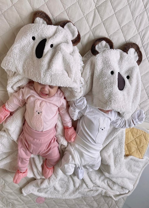 Tháng 11/2021, Vân Trang sinh đôi. Vợ chồng cô đặt tên hai con gái là Quinisha và Quianna.